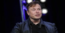 Elon Musk, 3,58 milyar dolarlık Tesla hissesi sattı